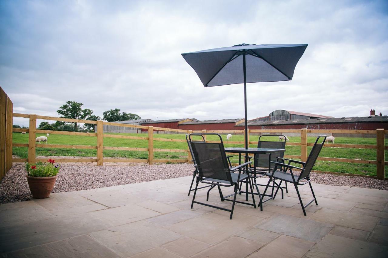 Fieldsview Villa Wrexham Exterior photo